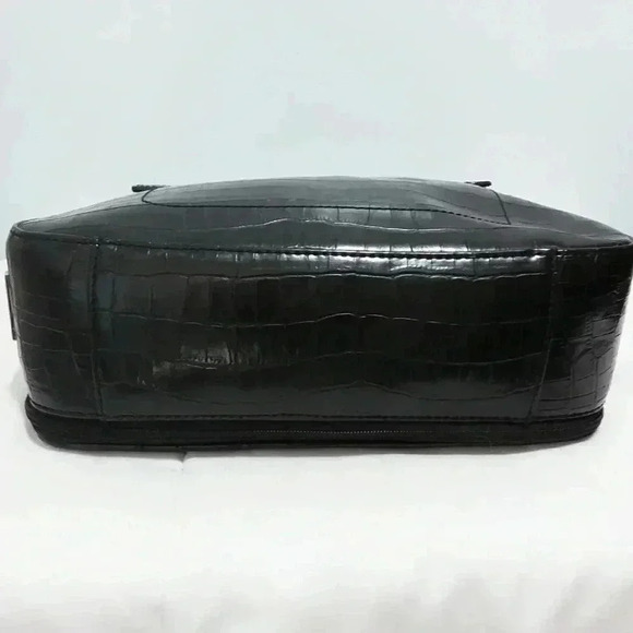 Nine & Co Satchel purse - Picture 5 of 6